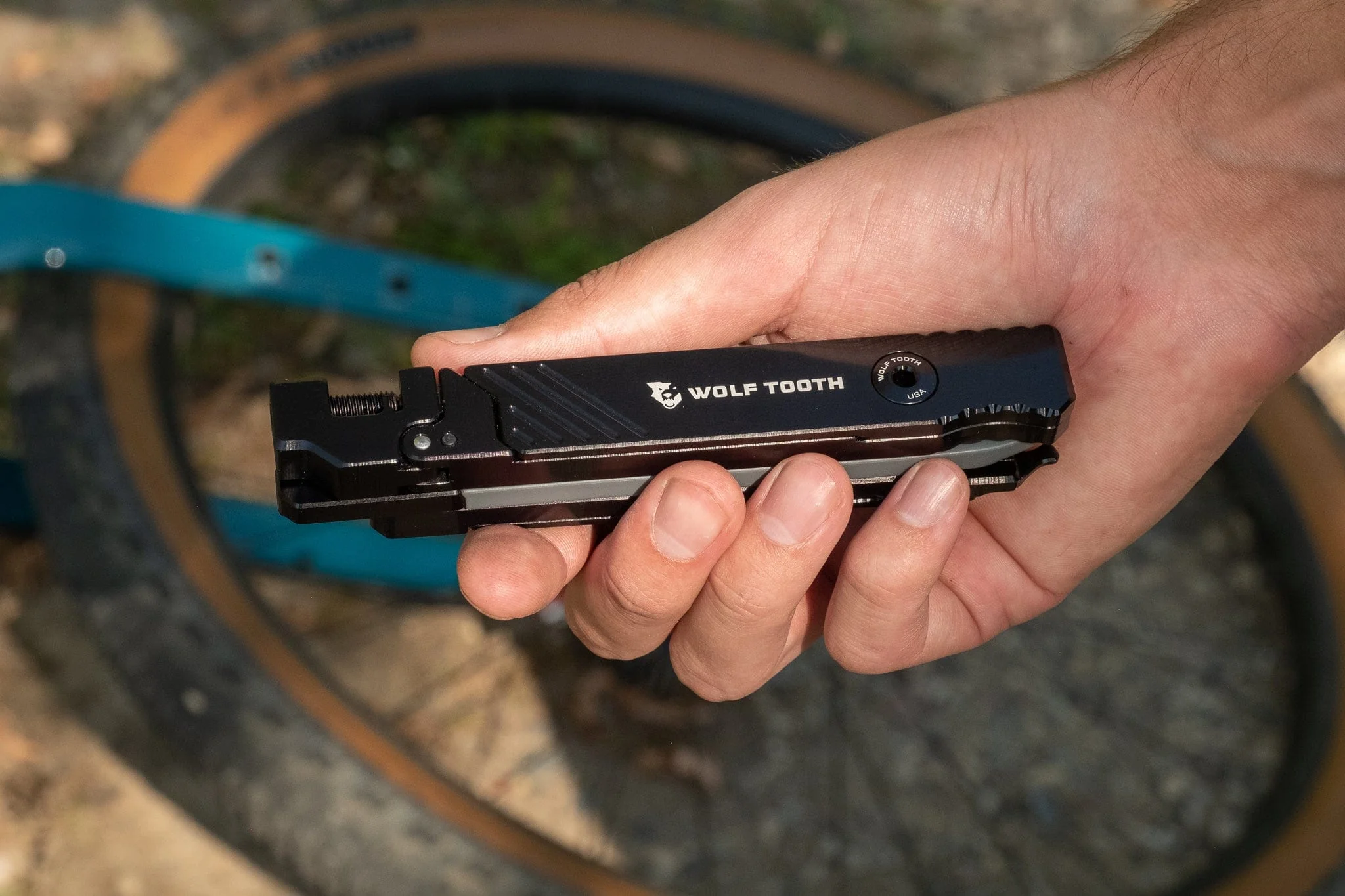 8-Bit Tire Lever + Rim Dent Remover Multi-Tool - Image 7